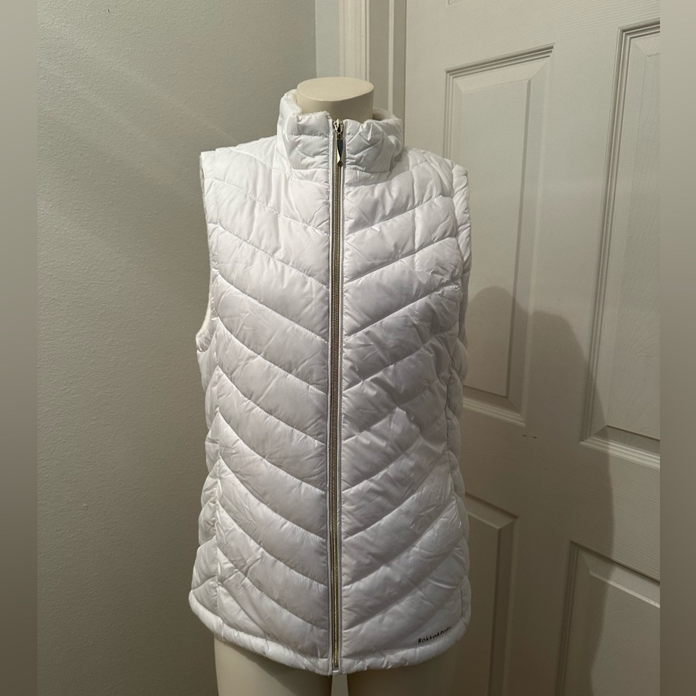Rokka Rolla women’s white puffer vest small zip up lined with Sherpa